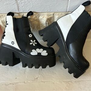Black and White Floral Platform Boots LAMODA
